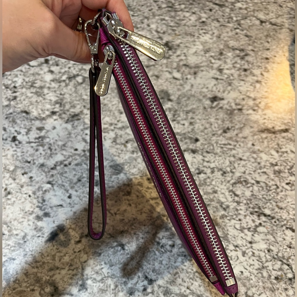 Michael Kors XL Jet Set Pop Out Clutch - Picture 6 of 8